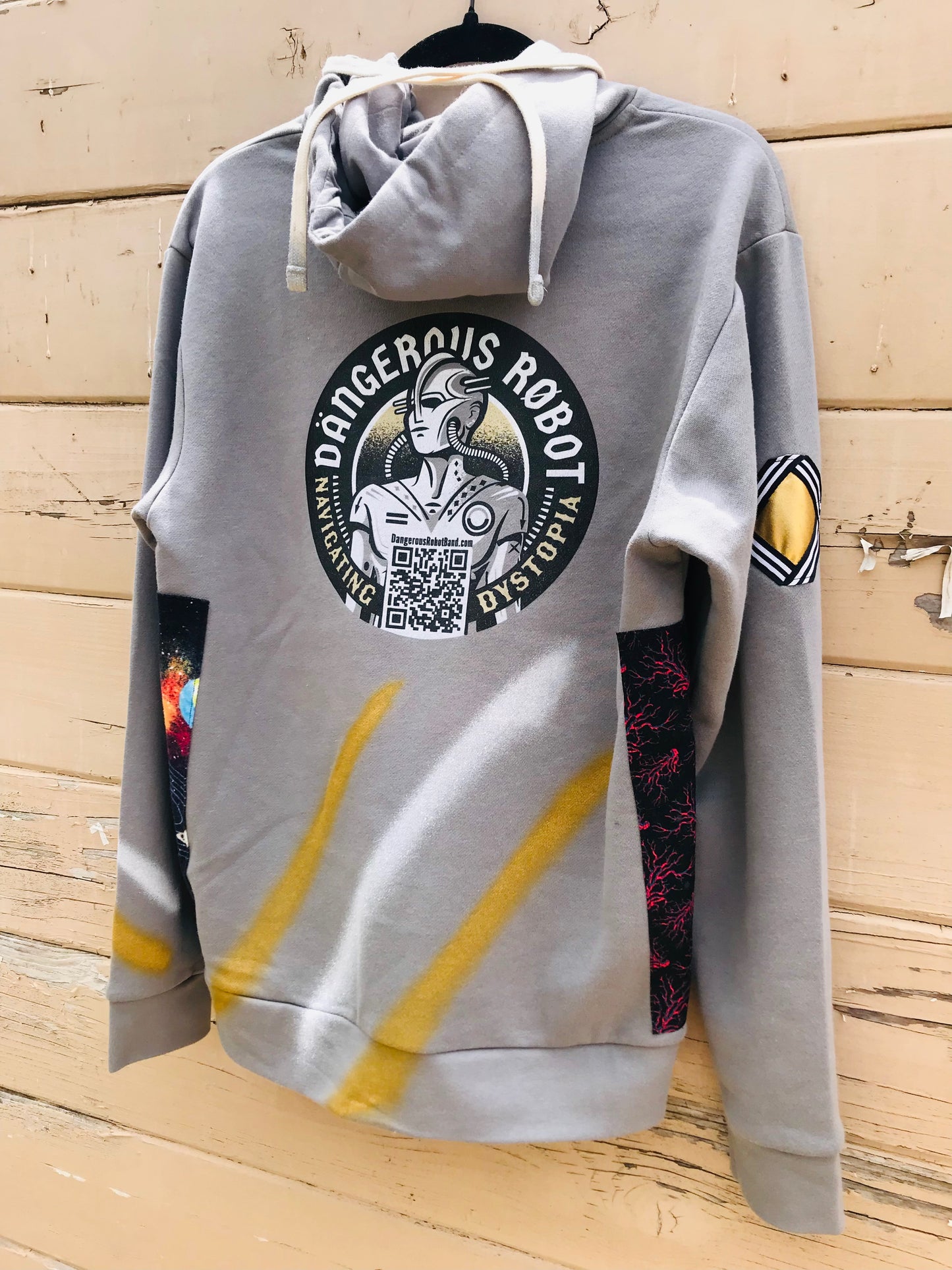 HOLLYWOOD CREATURES X dangerous robot Hoodie